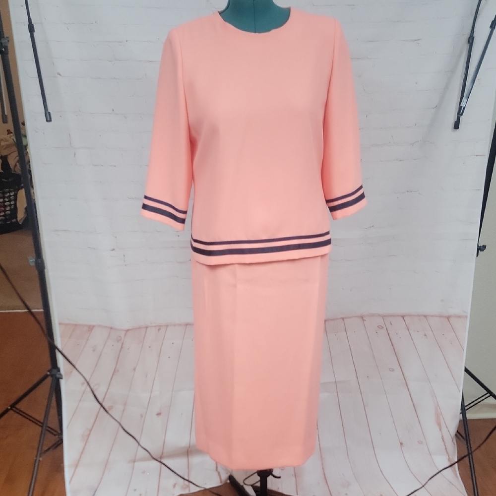 Pink Midi Pencil Skirt for Casual Resort Wear